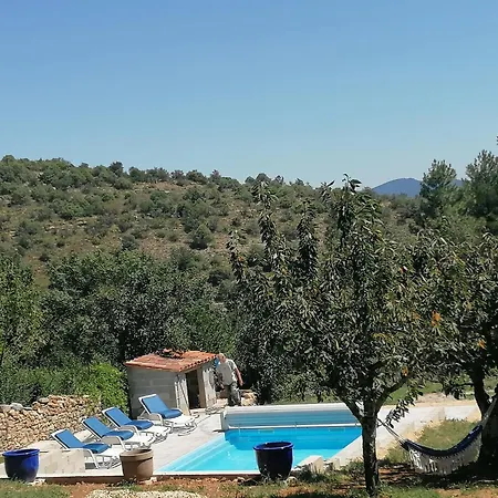 Holiday home Et D'hotes Les 2 Pins *