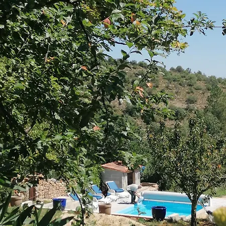 Holiday home Et D'hotes Les 2 Pins Courry